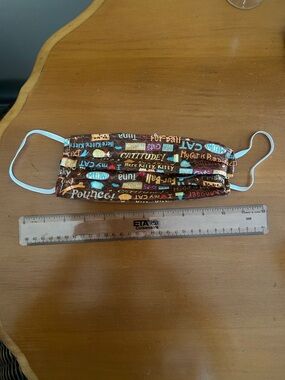 Brown Cat Print Pleated Face Mask